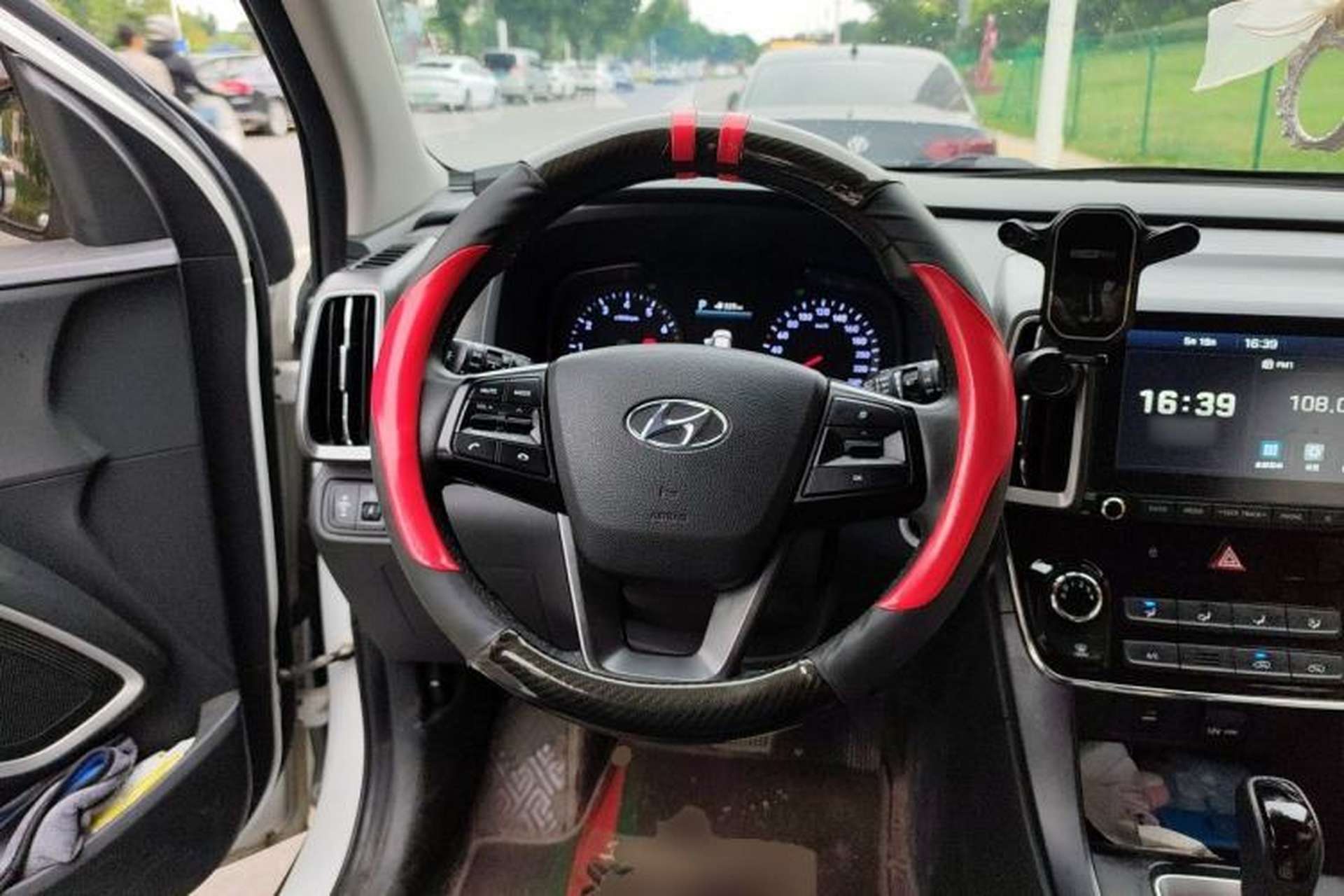 Used Hyundai ix35 2019 2.0L Automatic 2WD Zhiyong·Changxiang Edition China VI Standard Steering Wheel