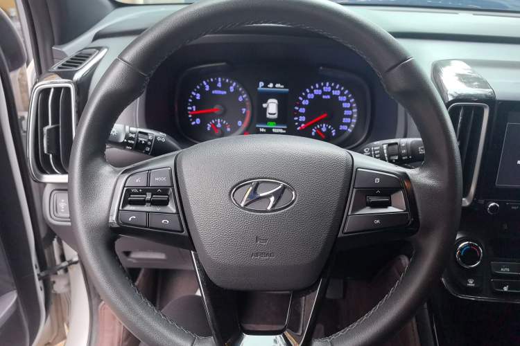 Used Hyundai ix35 2019 1.4T DCT Two-Wheel Drive Smart & Enjoyment Version China V Standard Steering Wheel