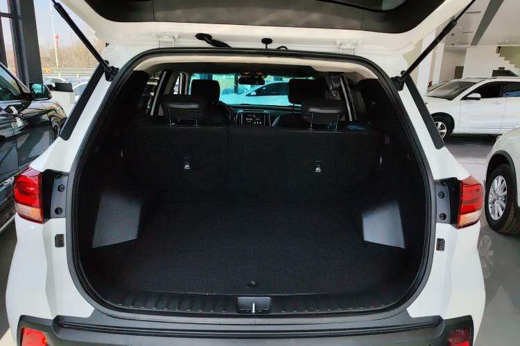 Used Hyundai ix35 2019 2.0L Automatic 2WD Zhiyong·Changxiang Edition China VI Standard Trunk
