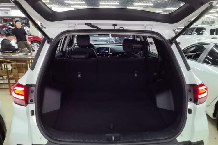 Used Hyundai ix35 2019 2.0L Automatic 2WD Zhiyong·Changxiang Edition China VI Standard Trunk