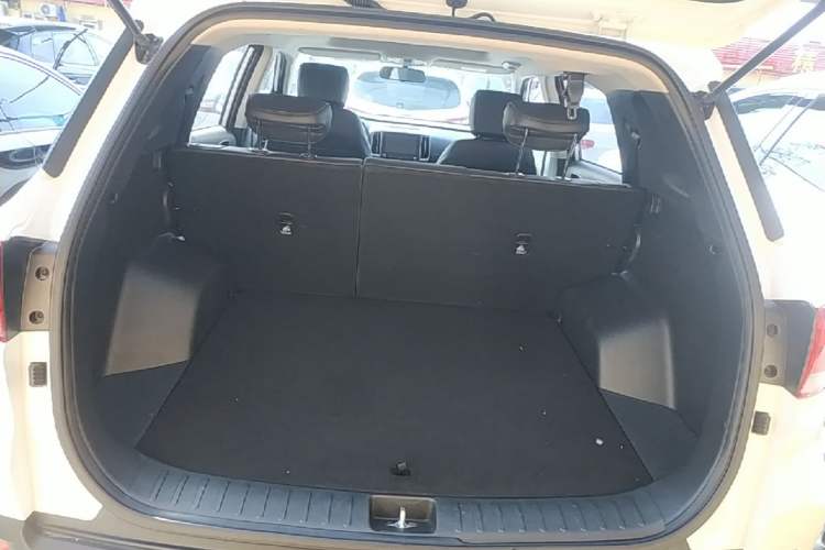 Used Hyundai ix35 2019 2.0L Automatic 2WD Zhiyong·Changxiang Edition China V Standard Trunk