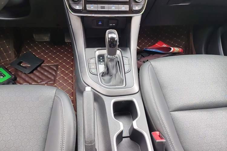 Used Hyundai ix35 2020 2.0L Automatic 2WD Zhiyong·Changxiang Edition Gear Lever