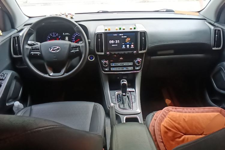 Used Hyundai ix35 2020 2.0L Automatic 2WD Zhiyong·Changxiang Edition Center Console