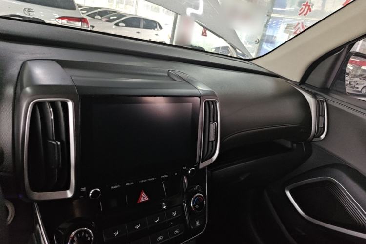 Used Hyundai ix35 2020 2.0L Automatic 2WD Zhiyong·Changxiang Edition Center Console