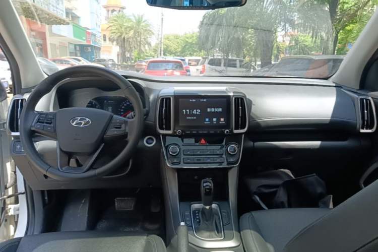 Used Hyundai ix35 2020 2.0L Automatic 2WD Zhiyong·Changxiang Edition Center Console