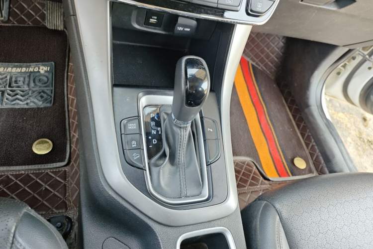 Used Hyundai ix35 2020 2.0L Automatic 2WD Zhiyong·Changxiang Edition Gear Lever