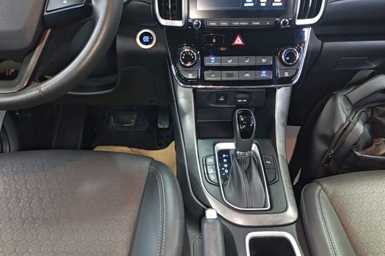 Used Hyundai ix35 2020 2.0L Automatic 2WD Zhiyong·Changxiang Edition Gear Lever