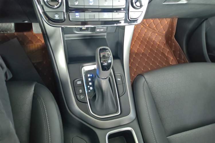 Used Hyundai ix35 2020 2.0L Automatic 2WD Zhiyong·Changxiang Edition Gear Lever