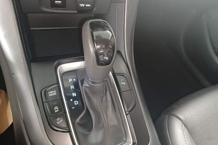 Used Hyundai ix35 2020 2.0L Automatic 2WD Zhiyong·Changxiang Edition Gear Lever