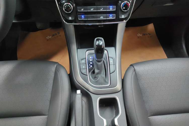 Used Hyundai ix35 2020 2.0L Automatic 2WD Zhiyong·Changxiang Edition Gear Lever