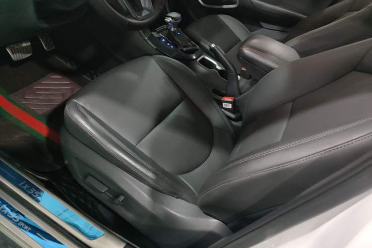 Used Hyundai ix35 2020 2.0L Automatic 2WD Zhiyong·Changxiang Edition Left Front Seat