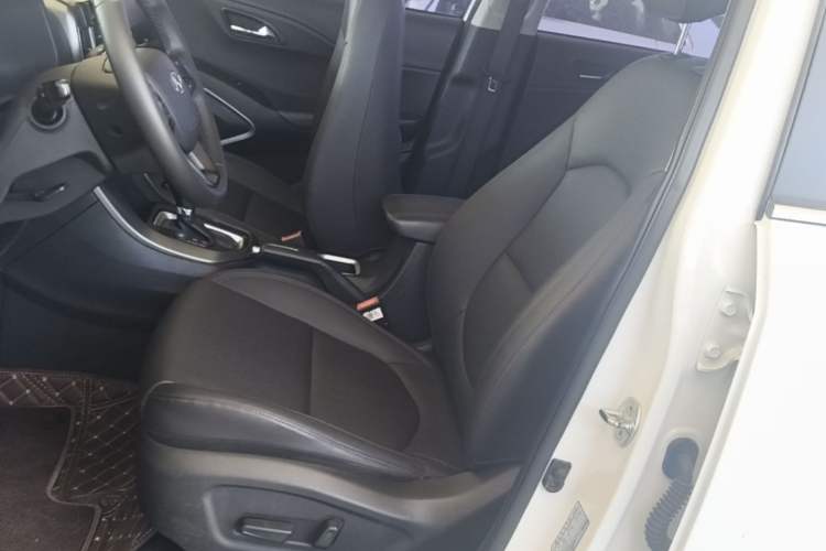 Used Hyundai ix35 2020 2.0L Automatic 2WD Zhiyong·Changxiang Edition Left Front Seat