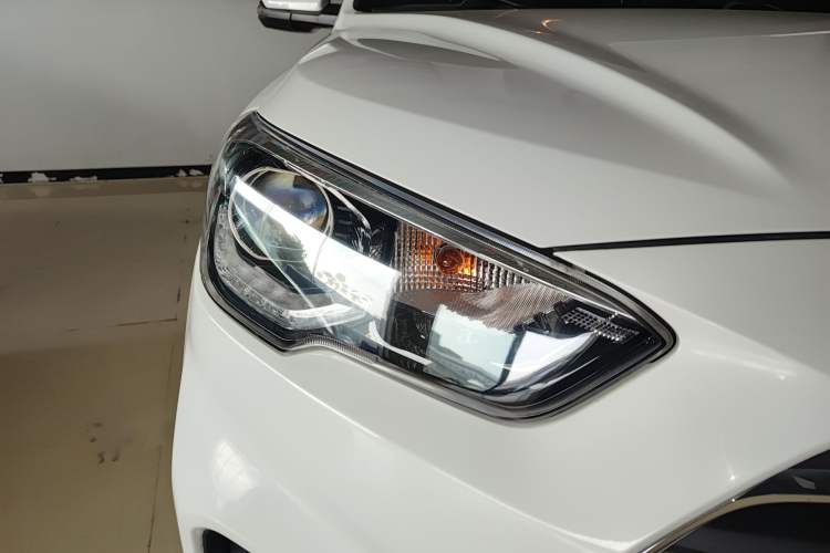 Used Hyundai ix35 2020 2.0L Automatic 2WD Zhiyong·Changxiang Edition Right Front Headlight