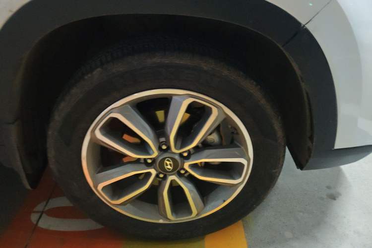 Used Hyundai ix35 2020 1.4T DCT Two-Wheel Drive Smart & Bold – Comfort Edition Right Front Wheel Hub