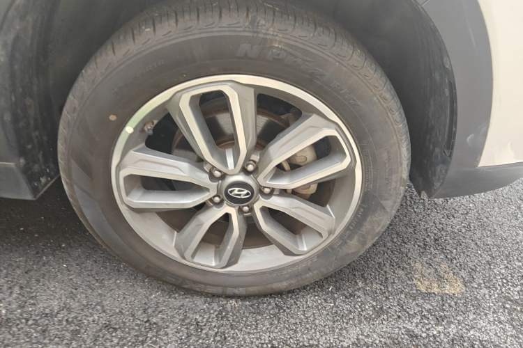 Used Hyundai ix35 2020 2.0L Automatic 2WD Zhiyong·Changxiang Edition Right Front Wheel Hub