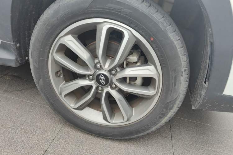 Used Hyundai ix35 2020 2.0L Automatic 2WD Zhiyong·Changxiang Edition Right Front Wheel Hub