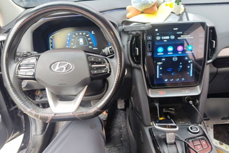 Used Hyundai ix35 2021 2.0L Automatic 2WD GLS Leading Edition Center Console