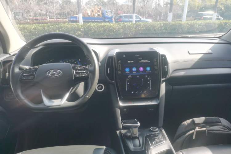 Used Hyundai ix35 2021 2.0L Automatic 2WD GLS Leading Edition Center Console