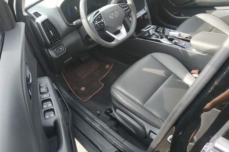 Used Hyundai ix35 2021 2.0L Automatic 2WD GLS Leading Edition Interior 3