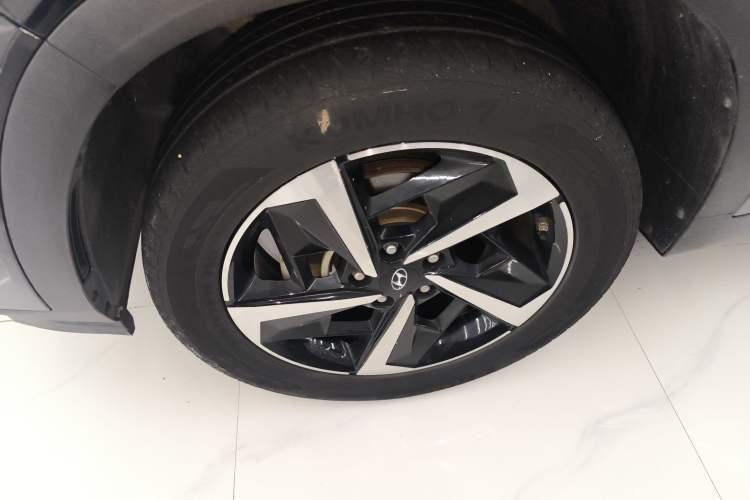 Used Hyundai ix35 2021 2.0L Automatic 2WD GLS Leading Edition Left Front Wheel Hub