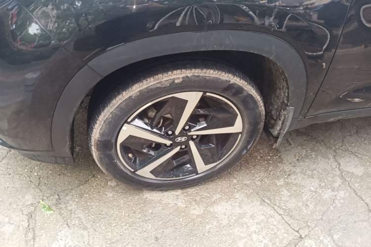 Used Hyundai ix35 2021 2.0L Automatic 2WD GLS Leading Edition Left Front Wheel Hub