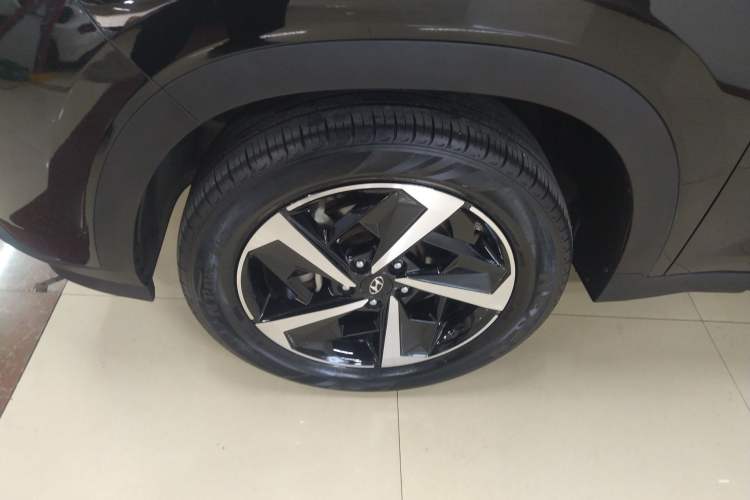 Used Hyundai ix35 2021 2.0L Automatic 2WD GLS Leading Edition Left Front Wheel Hub