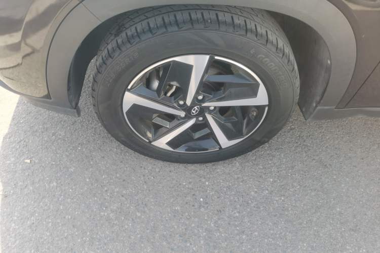 Used Hyundai ix35 2021 2.0L Automatic 2WD GLS Leading Edition Left Front Wheel Hub