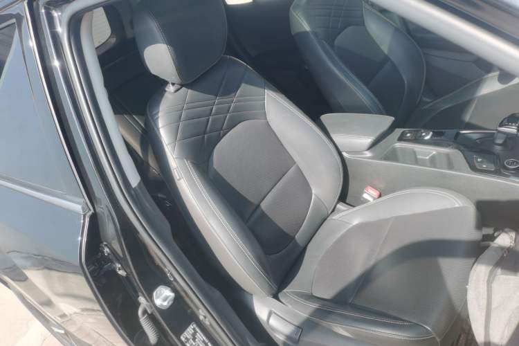 Used Hyundai ix35 2021 2.0L Automatic 2WD GLS Leading Edition Right Front Seat
