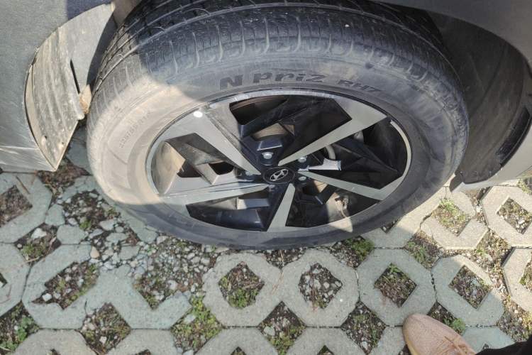 Used Hyundai ix35 2021 2.0L Automatic 2WD GLS Leading Edition Right Front Wheel Hub