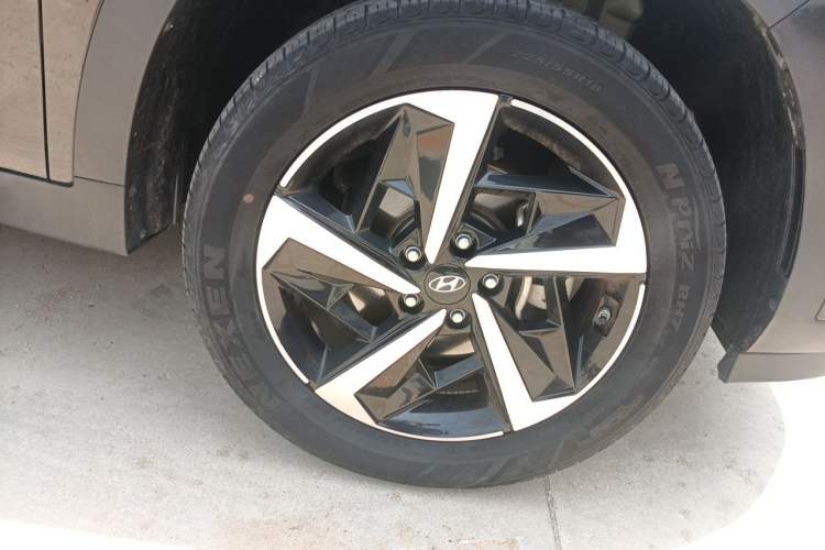 Used Hyundai ix35 2021 2.0L Automatic 2WD GLS Leading Edition Right Front Wheel Hub