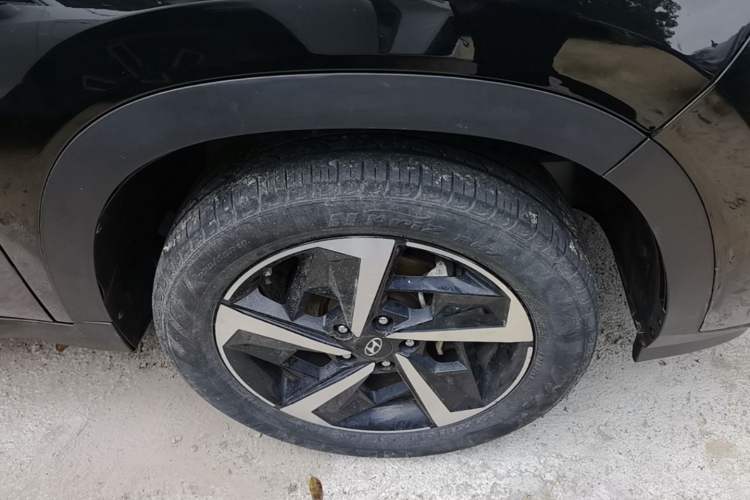 Used Hyundai ix35 2021 2.0L Automatic 2WD GLS Leading Edition Right Front Wheel Hub