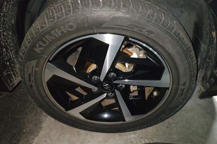 Used Hyundai ix35 2021 2.0L Automatic 2WD GLS Leading Edition Right Front Wheel Hub
