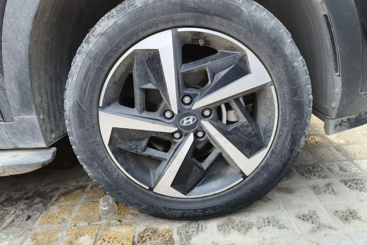 Used Hyundai ix35 2021 2.0L Automatic 2WD GLS Leading Edition Right Front Wheel Hub