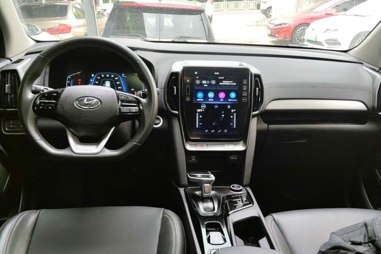 Used Hyundai ix35 2021 2.0L Automatic 2WD GLS Leading Edition Center Console