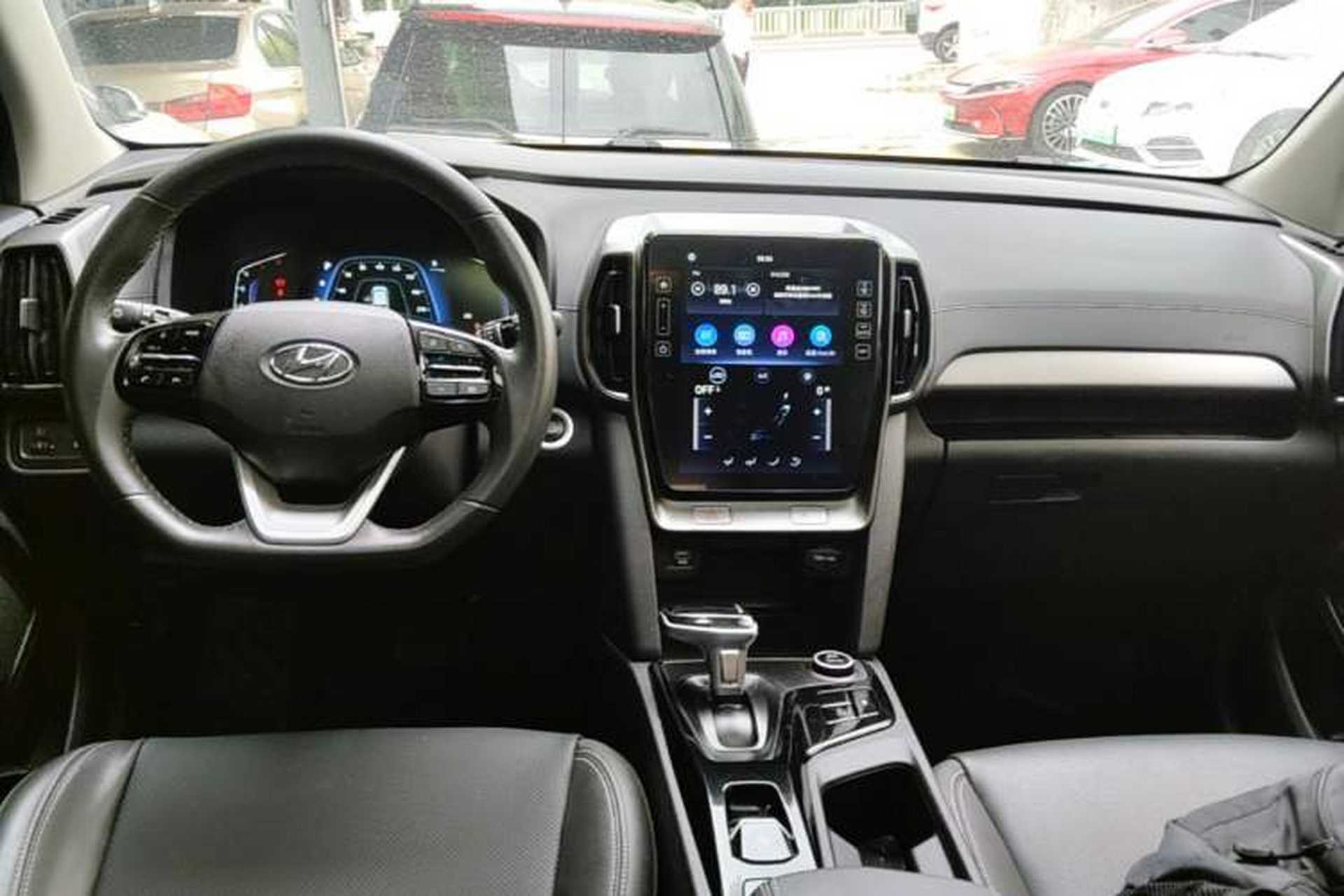 Used Hyundai ix35 2021 2.0L Automatic 2WD GLS Leading Edition Center Console