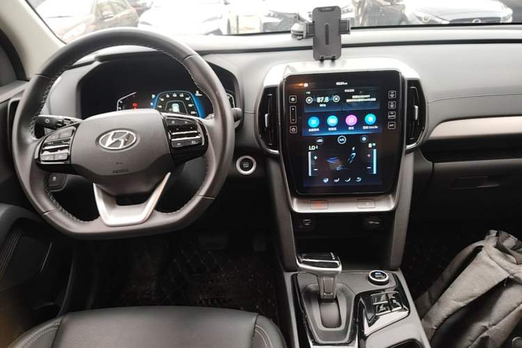 Used Hyundai ix35 2021 2.0L Automatic 2WD GLS Leading Edition Center Console