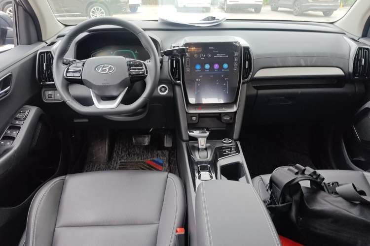 Used Hyundai ix35 2021 2.0L Automatic 2WD GLS Leading Edition Center Console