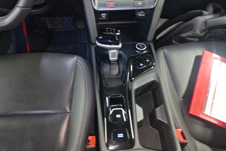 Used Hyundai ix35 2021 2.0L Automatic 2WD GLS Leading Edition Gear Lever