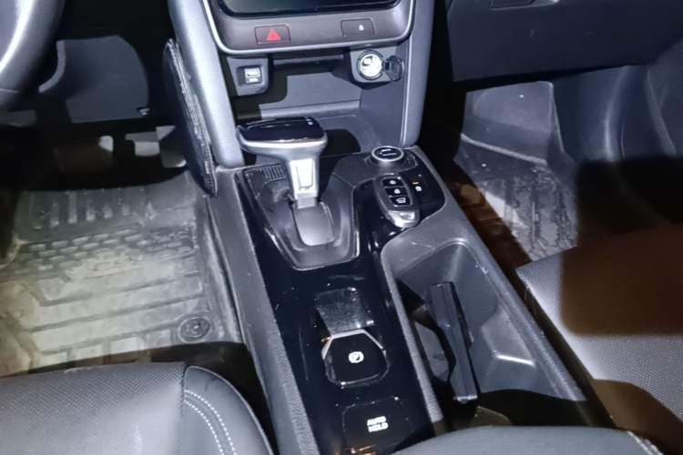 Used Hyundai ix35 2021 2.0L Automatic 2WD GLS Leading Edition Gear Lever