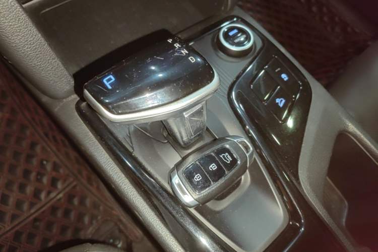 Used Hyundai ix35 2021 2.0L Automatic 2WD GLS Leading Edition Gear Lever