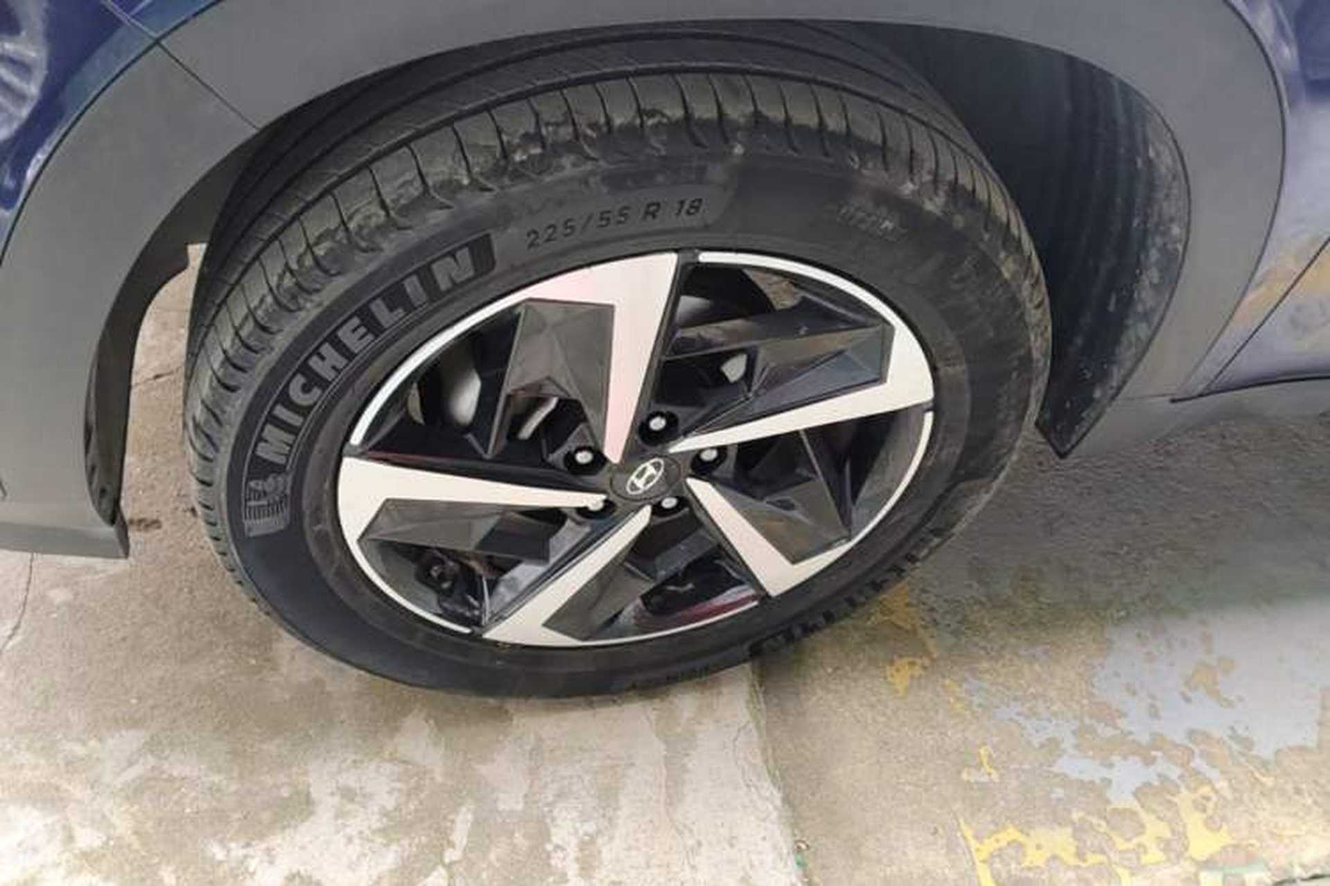 Used Hyundai ix35 2021 2.0L Automatic 2WD GLS Leading Edition Left Front Wheel Hub