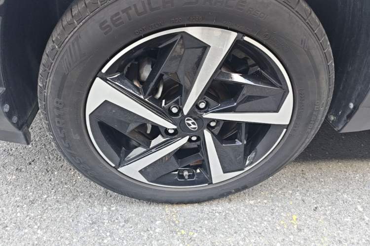 Used Hyundai ix35 2021 2.0L Automatic 2WD GLS Leading Edition Left Front Wheel Hub