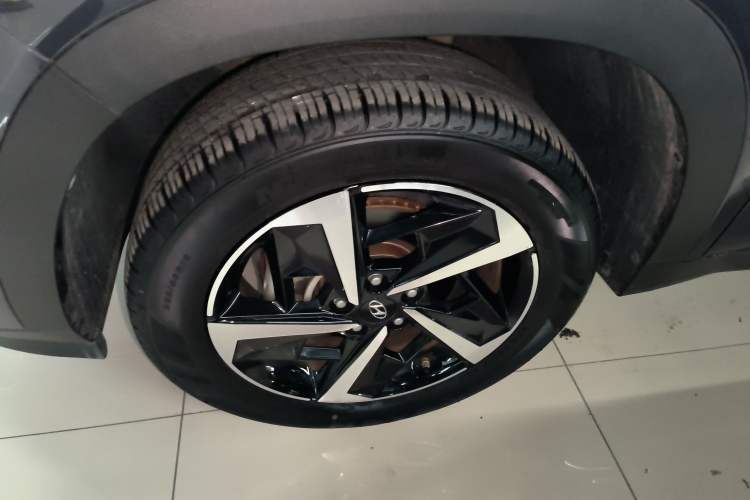 Used Hyundai ix35 2021 2.0L Automatic 2WD GLS Leading Edition Left Front Wheel Hub
