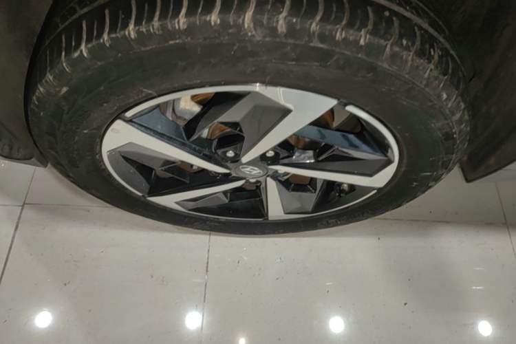 Used Hyundai ix35 2021 2.0L Automatic 2WD GLS Leading Edition Left Front Wheel Hub