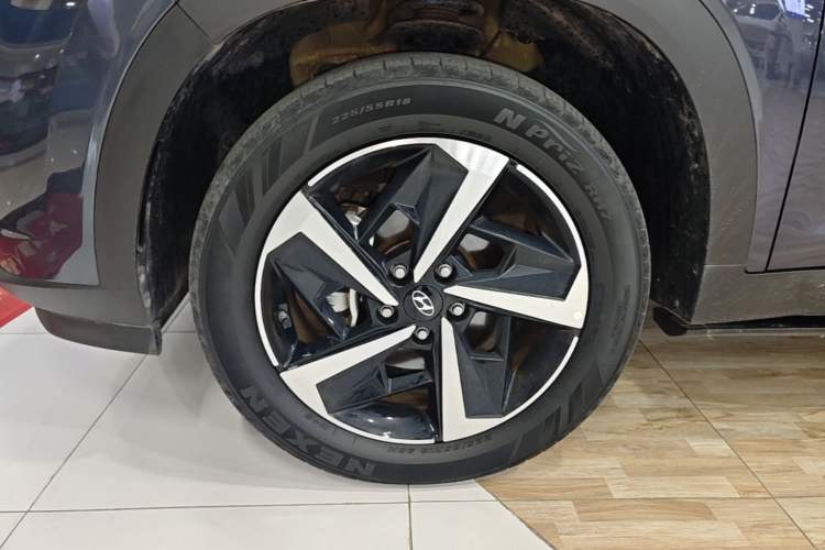 Used Hyundai ix35 2021 2.0L Automatic 2WD GLS Leading Edition Left Front Wheel Hub