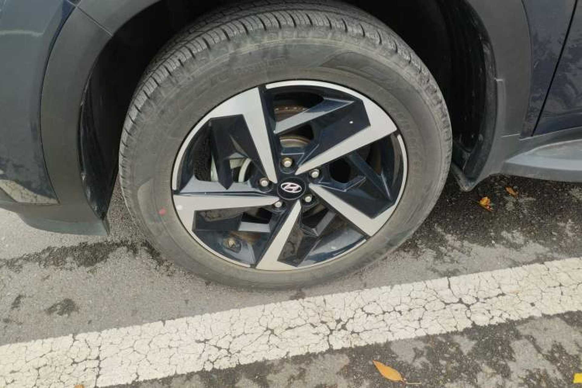 Used Hyundai ix35 2021 2.0L Automatic 2WD GLS Leading Edition Left Front Wheel Hub