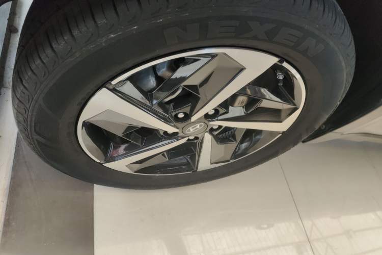Used Hyundai ix35 2021 2.0L Automatic 2WD GLS Leading Edition Left Front Wheel Hub