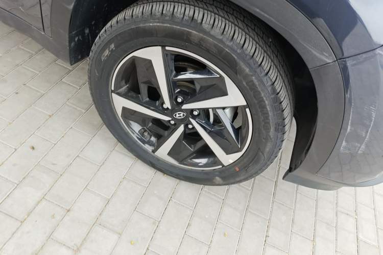 Used Hyundai ix35 2021 2.0L Automatic 2WD GLS Leading Edition Right Front Wheel Hub