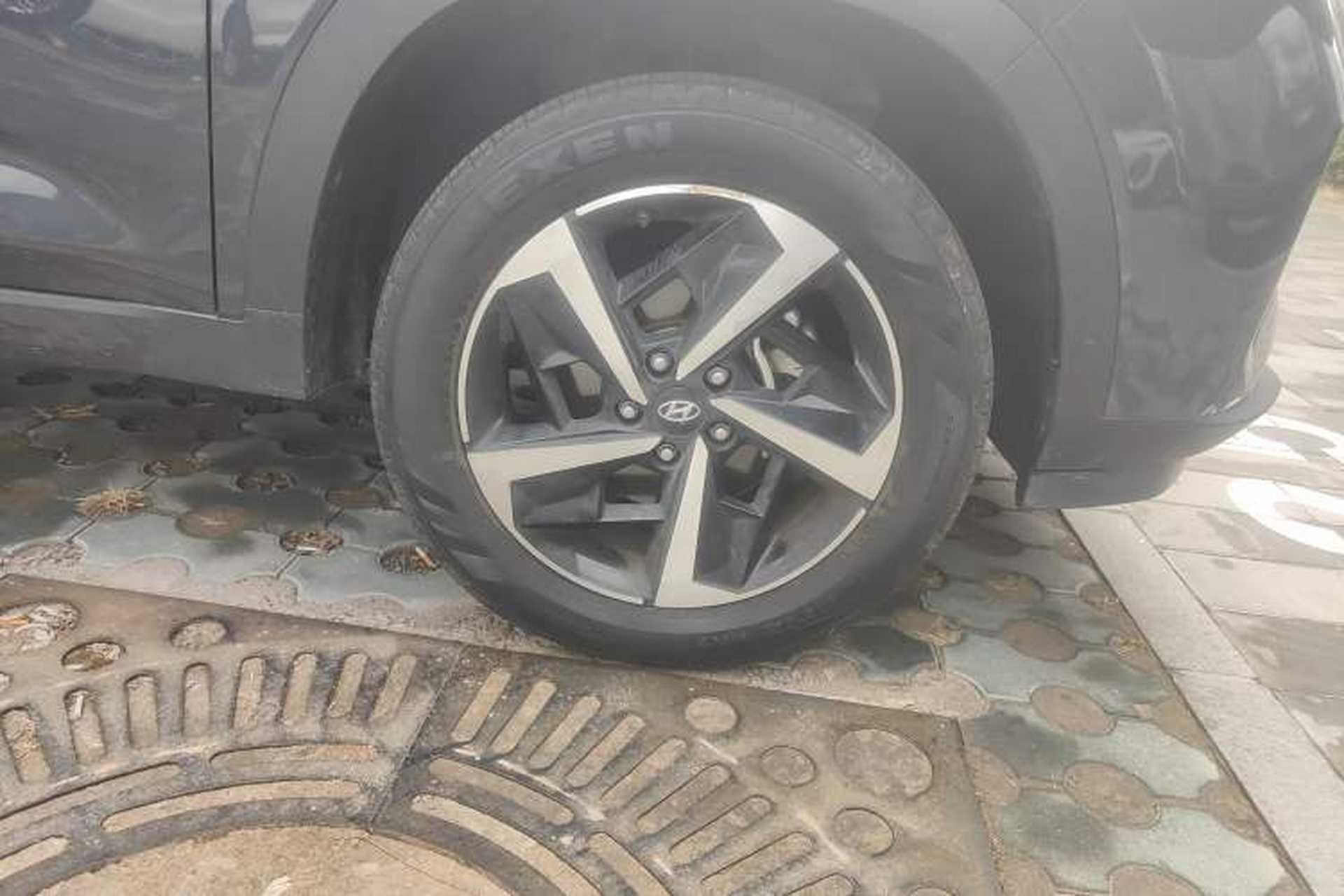 Used Hyundai ix35 2021 2.0L Automatic 2WD GLS Leading Edition Right Front Wheel Hub