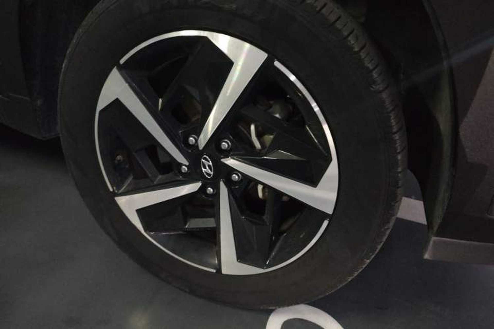 Used Hyundai ix35 2021 2.0L Automatic 2WD GLS Leading Edition Right Front Wheel Hub